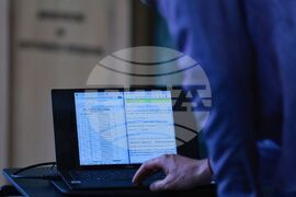 Машини за гласуване - теглене на номера