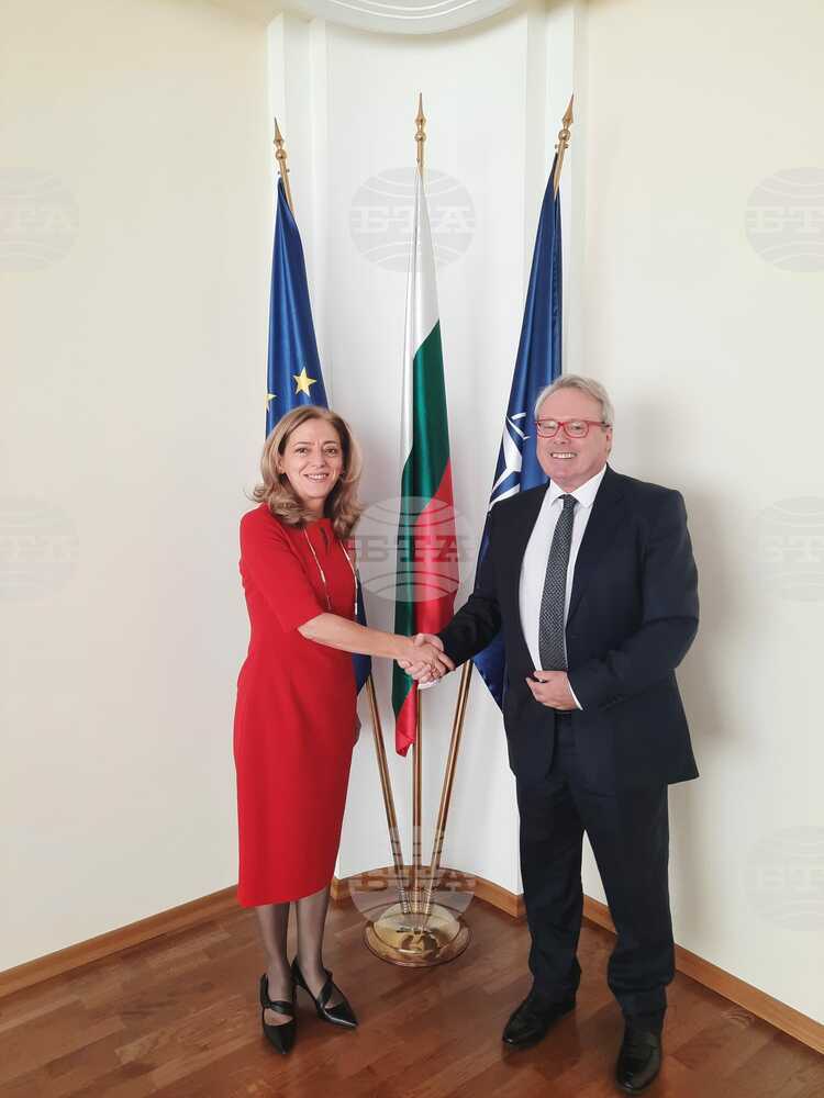 Deputy Foreign Minister Shekerletova, French Ambassador Meyer Discuss Bilateral Relations