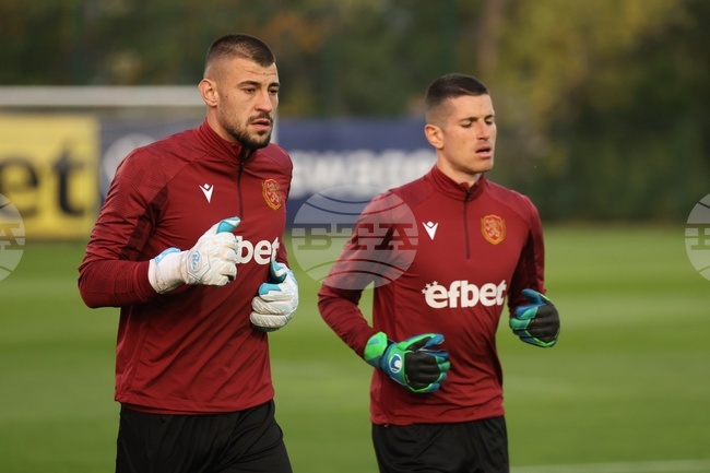 Илиан Илиев за скандала в ЦСКА с вратаря Иван Дюлгеров: "Трябва да не уважавам себе си, за да търся информация за отбор, когото гледам през три дни"