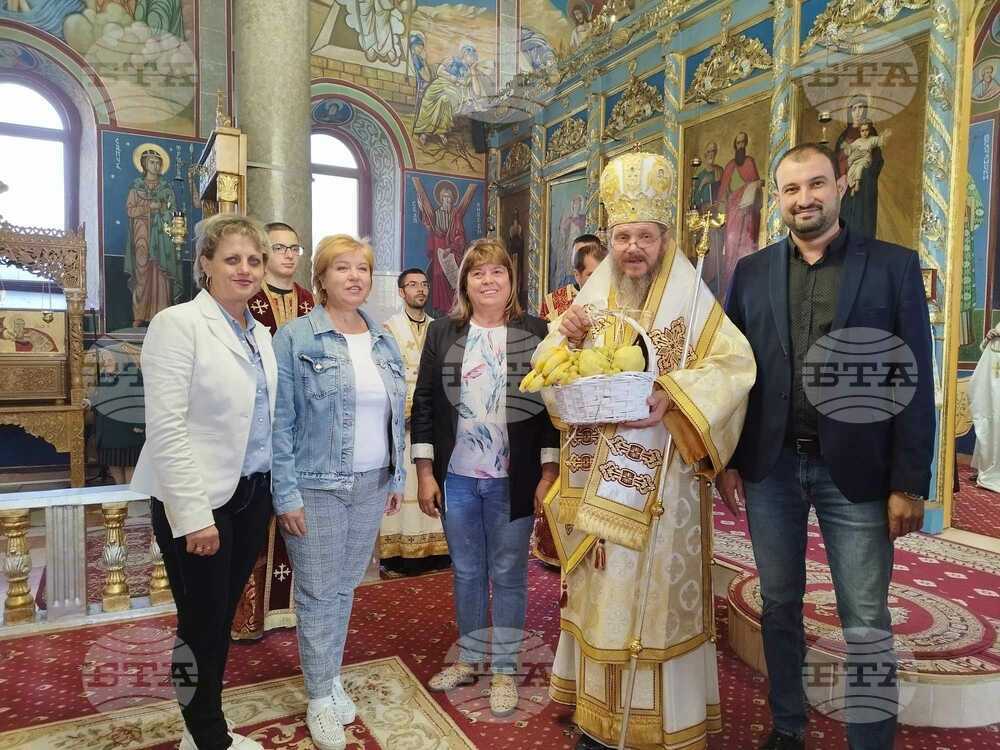 Представители на ПП ГЕРБ в Силистра поздравиха Доростолския митрополит Яков по повод имения му ден