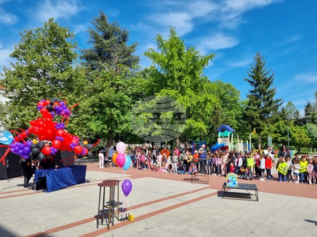 Отлага се юбилейното издание на международния фестивал „Вълшебната завеса“ в Търговище 