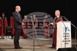 Бургас - университет "Проф. д-р Асен Златаров" - Румен Радев - плакет "Св. св. Кирил и Методий