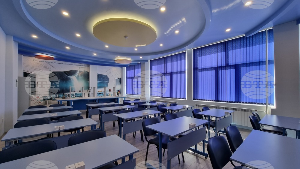 Ученици от Криничненския лицей в Украйна спечелиха отличия с изследвания за българските обичаи в Бесарабия