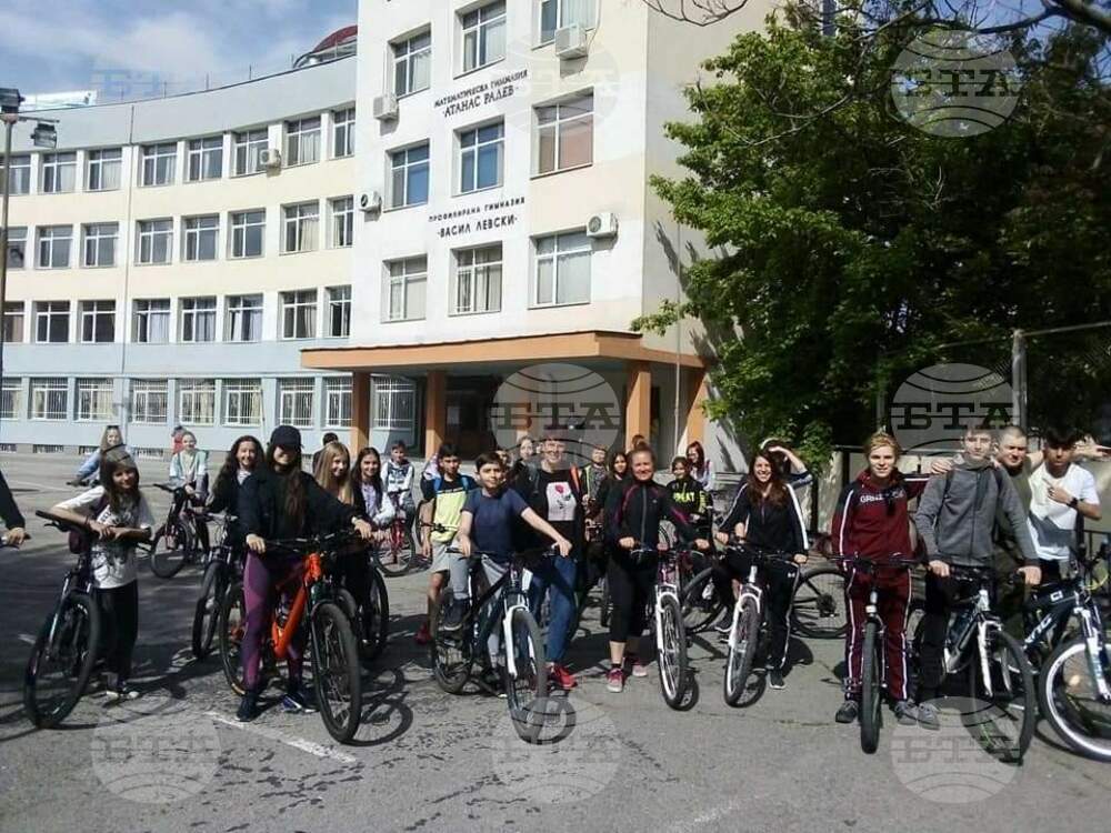 Природо-математическата гимназия в Ямбол отбелязва 51 години от създаването си