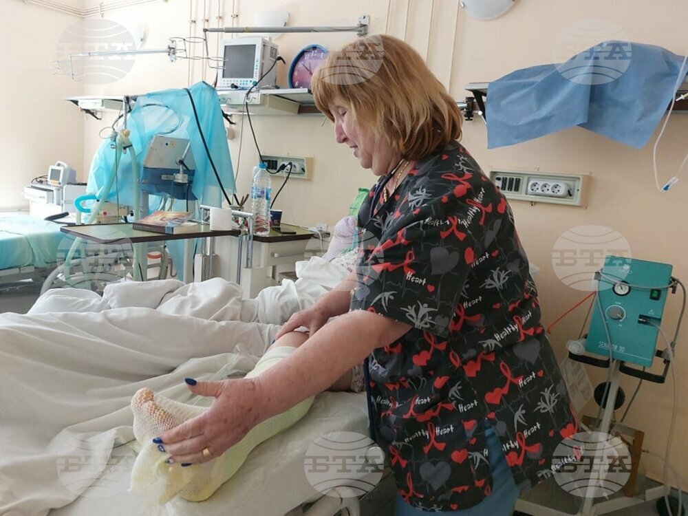Лекари от болницата в Горна Оряховица спасиха 67-годишна жена, ухапана от пепелянка