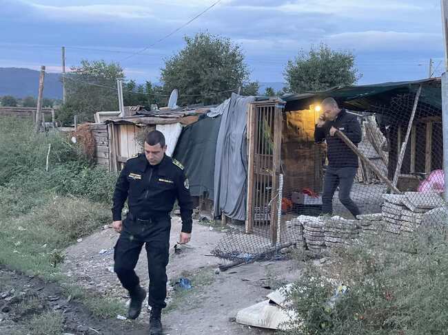 Мащабна полицейска операция се извършва в Казанлък във връзка с вчерашния инцидент с нападнат полицай