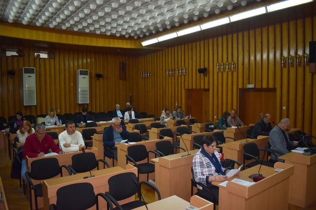 Община Разград: 16 докладни записки обсъдиха общинските съветници на комисиите преди последната за мандата сесия 