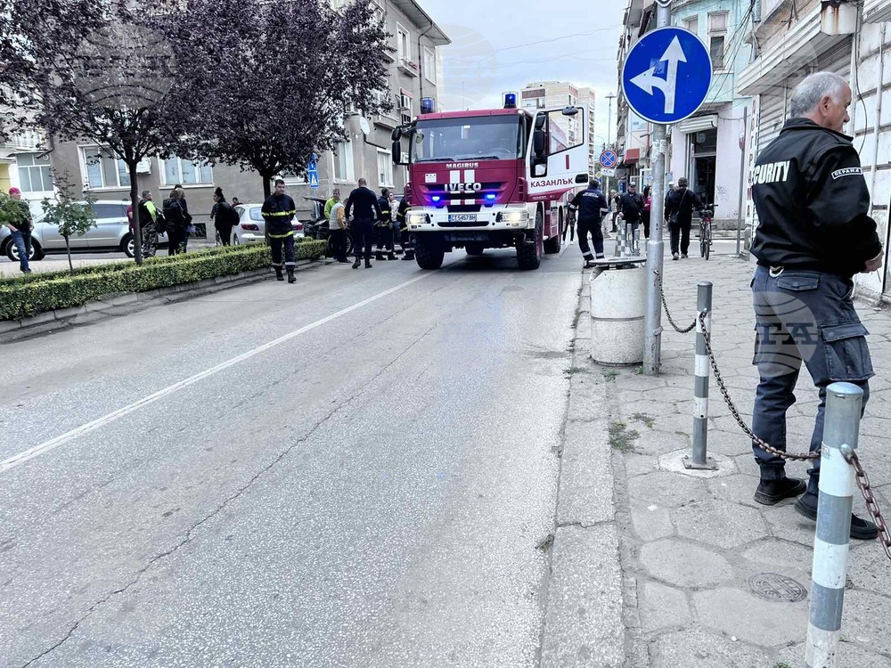 Катастрофа затруднява движението в района на Кооперативния пазар в Казанлък