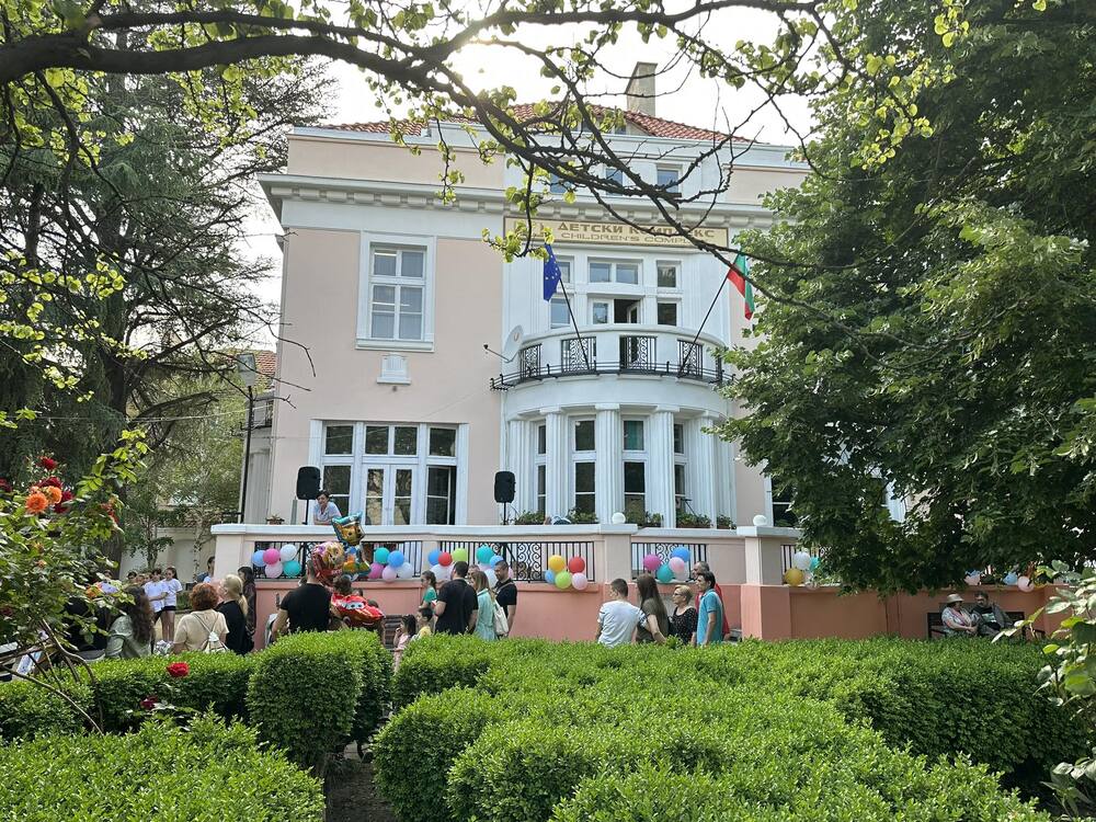 Два кабинета по математика в Детски комплекс - Сливен ще бъдат обновени по проект