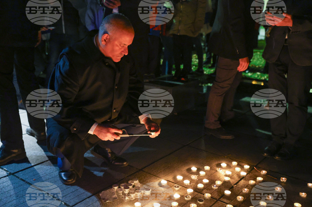 Паметник на спасението - свещи в памет на загиналите в ударите в Израел