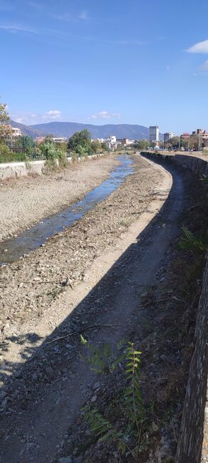 Община Сливен: Приключва почистването на река Асеновска