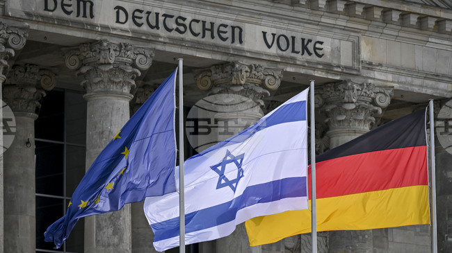 Виден политик бе заплашен с изключване от германската партия "Левите" заради подкрепата си за Израел във войната в ивицата Газа