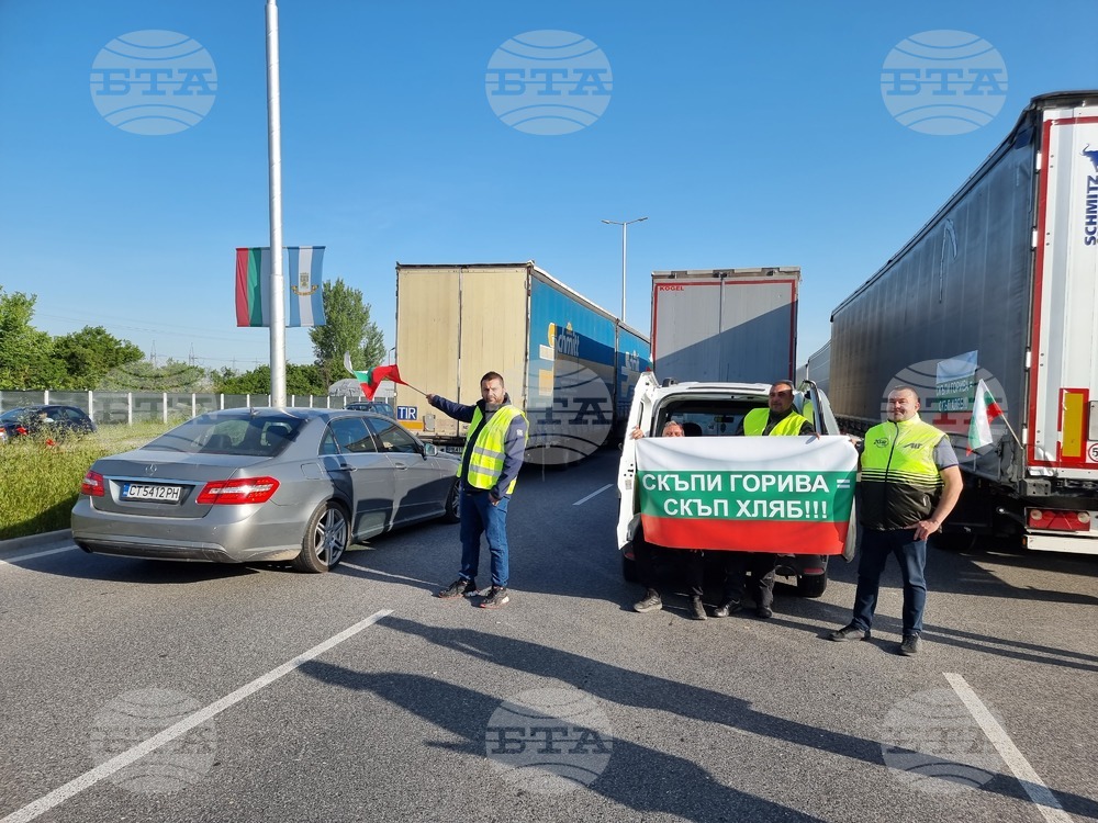 Протестът на транспортните фирми затрудни движението по входно-изходните пътища на Пловдив