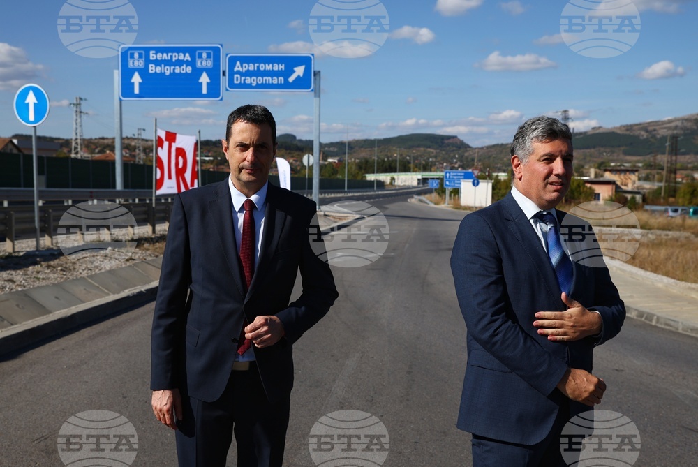 Създаваме условия за по-бърз и безопасен транспорт, заяви министър Георги Гвоздейков