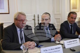 Френска работодателска организация MEDEF - пресконференция
