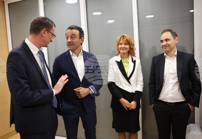 Даниел Лорер - среща - брифинг