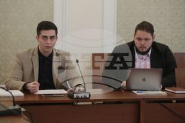 Национална валута - демонстрационен дебат