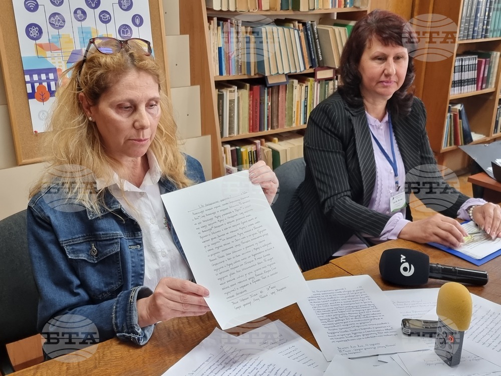 Ученици от Кърджали се включиха в инициативата на старозагорската библиотека и преписаха "История славянобългарска"
