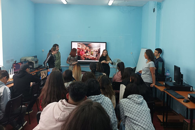 Студенти и преподаватели от Софийския университет участваха в пролетно училище по кулинарни традиции в с. Долни Цибър
