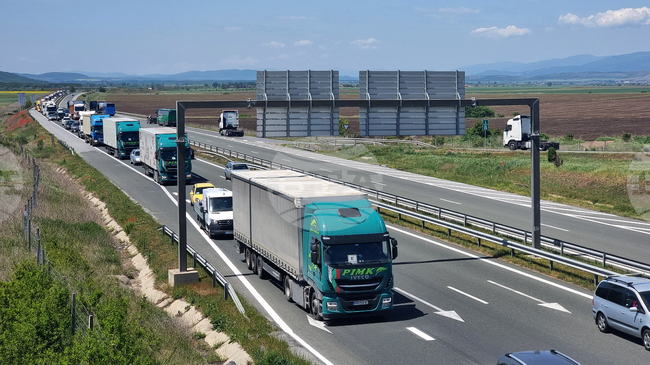Bulgaria Introduces Monitoring of Trucks Overtaking in Restricted Motorway Sections