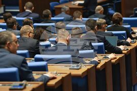 Парламент - извънредно заседание