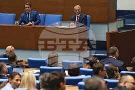 Парламент - извънредно заседание