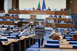 Парламент - извънредно заседание