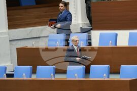 Парламент - извънредно заседание