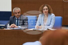 Парламент - извънредно заседание