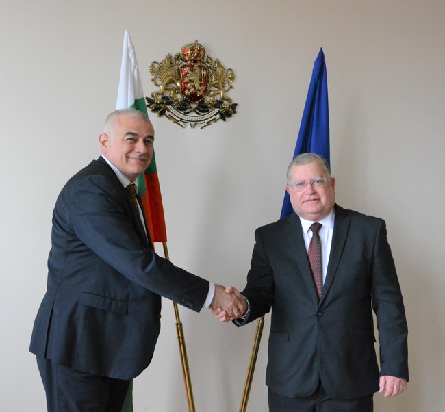 Министър Гьоков се срещна с посланика на Израел Йорам Елрон