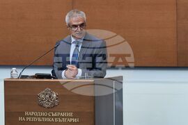 Парламент - извънредно заседание