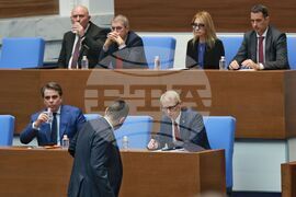 Парламент - извънредно заседание