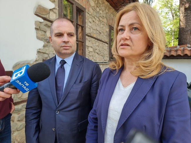 Докато си върша работата, няма смисъл да си подавам оставката, заяви министър Гроздан Караджов