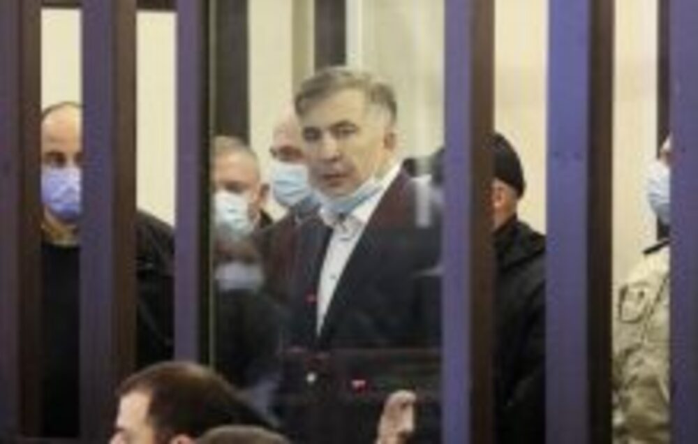 Бившият президент на Грузия Михаил Саакашвили бе откаран в болница