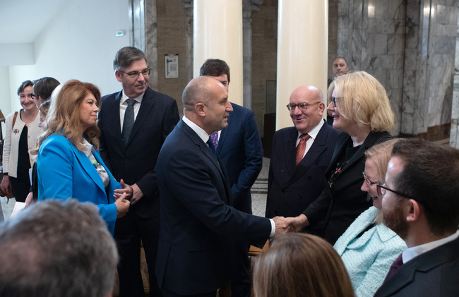 Президентът: Голямото предизвикателство пред ЕС е да покаже, че може ефективно да разрешава кризите в Европа и по своите граници