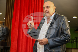 Сатиричен театър - колона с маски - откриване - Калин Сърменов 