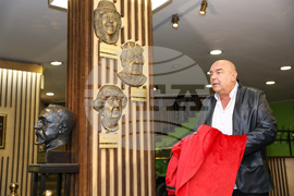 Сатиричен театър - колона с маски - откриване