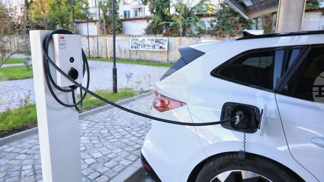 ЕС отпуска средства на България за развитие на зарядни станции за леки и тежкотоварни електромобили