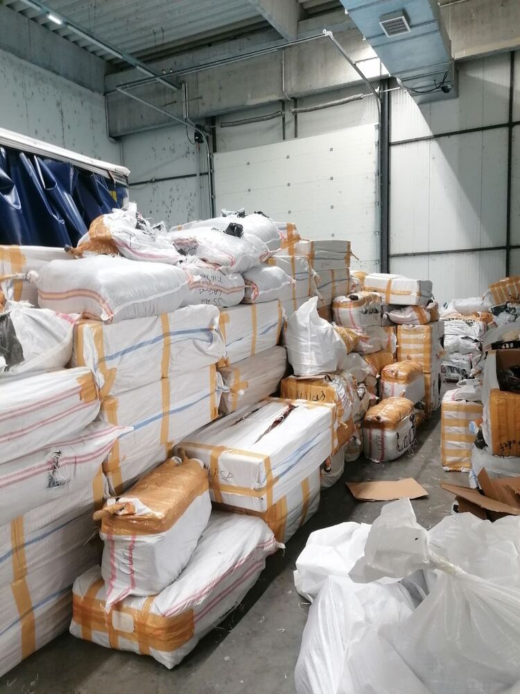 Голямо количество „маркови" стоки задържаха митническите служители на МП Капитан Андреево