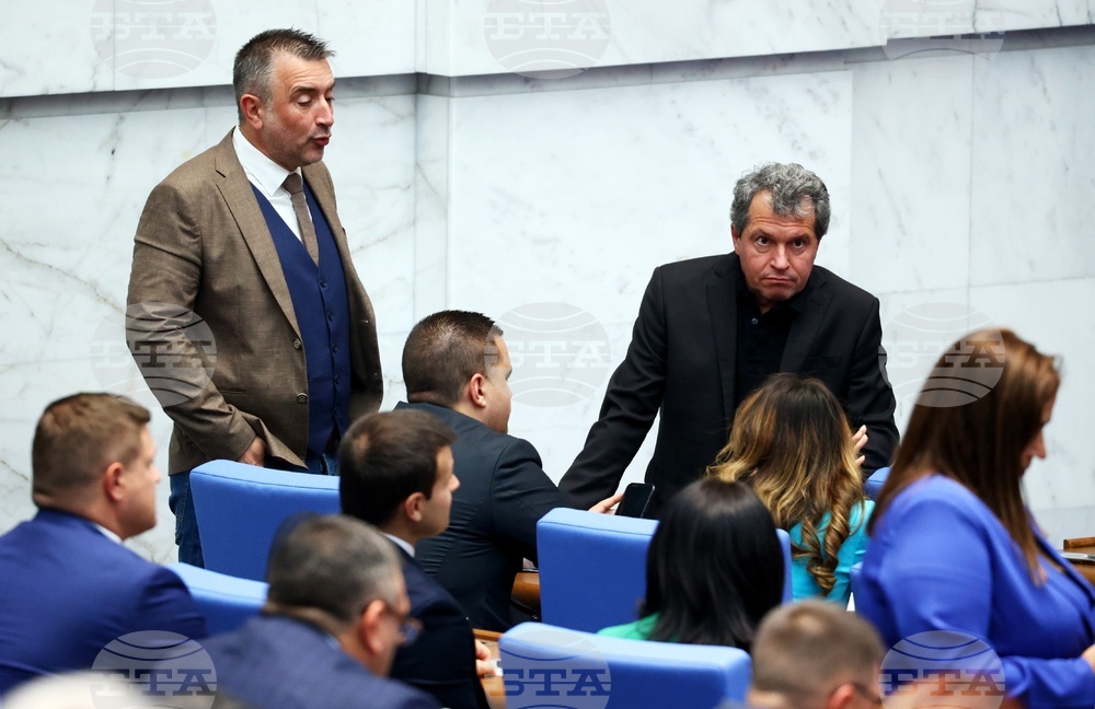 Парламент - извънредно заседание - вот на недоверие