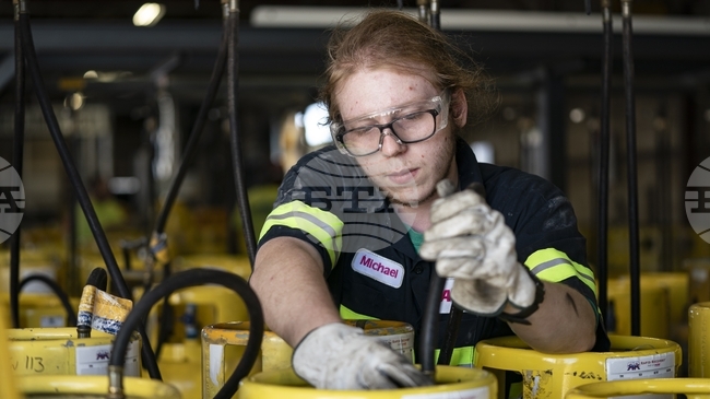 Производството и потреблението на химикали в ЕС намаляват значително през десетгодишния период до 2024 г., отчита Евростат