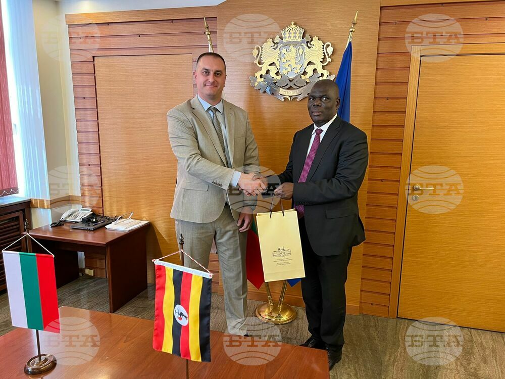 Deputy Agriculture Minister Confers with Ugandan Ambassador