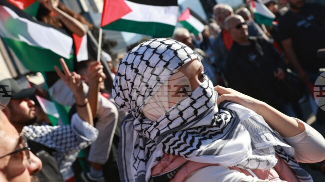 Емблематична палестинска сладкарница отново отвори врати в Газа