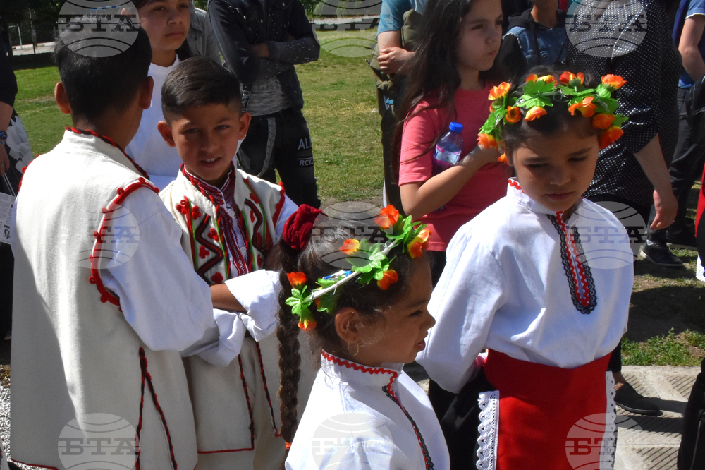 Село Ново село - 150-години Средно училище „Св.св. Кирил и Методий” 