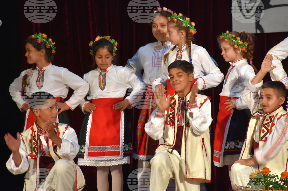 Село Ново село - 150-години Средно училище „Св.св. Кирил и Методий” 