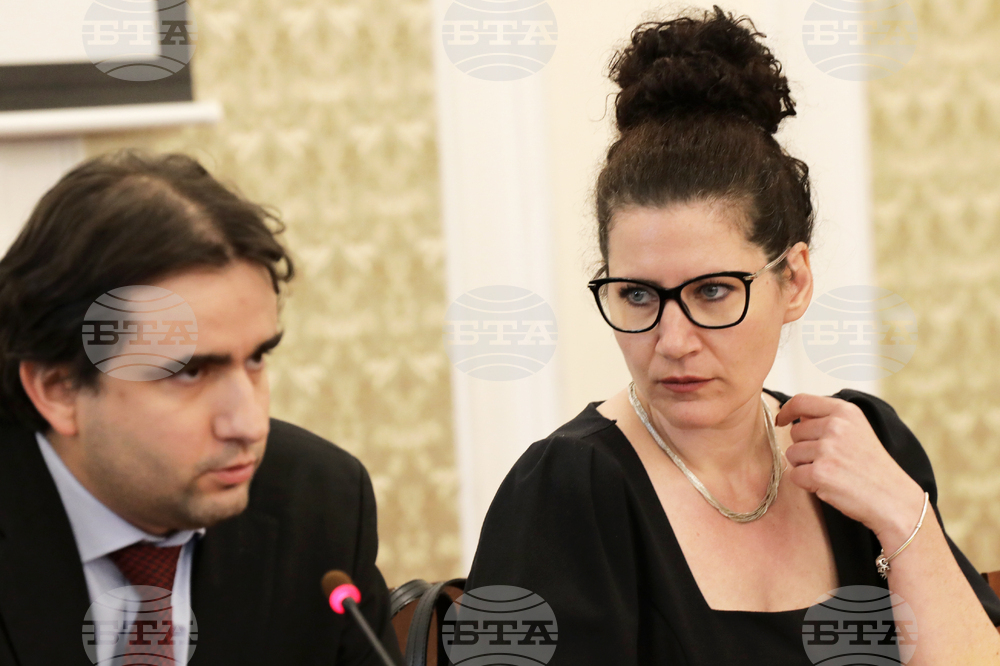 Парламент - Комисия по електронно управление и информационни технологии