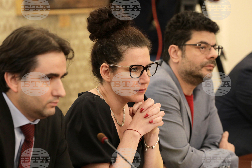 Парламент - Комисия по електронно управление и информационни технологии