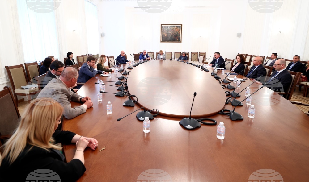 Парламент - Комисия по външна политика