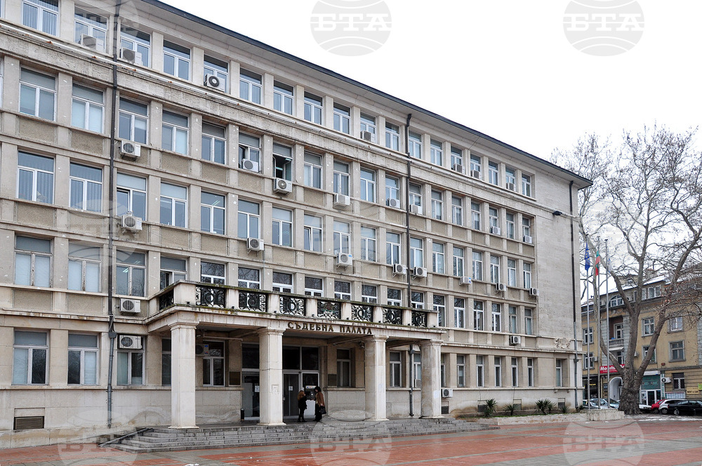 Мъж е привлечен като обвиняем за убийство на майка си във Варна