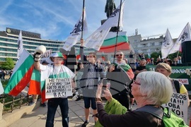 Възраждане - протест